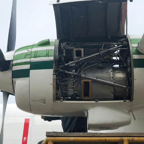 engine of prop plane